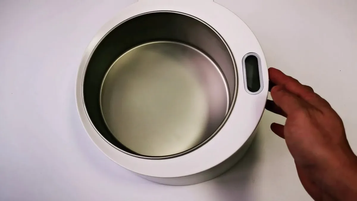 how many grams is a cup of dog food