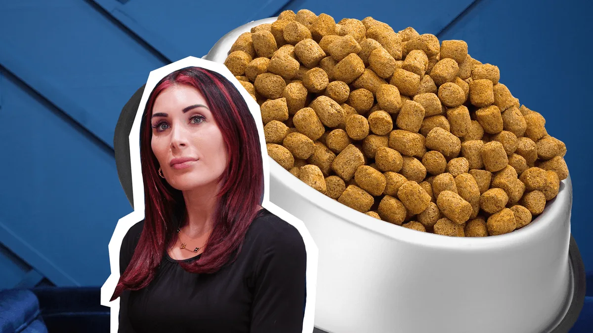 did laura loomer eat dog food